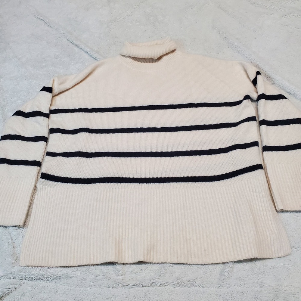 Nordstrom Cashmere Turtleneck Sweater Medium Soft Capsule Old Money Cream Stripe